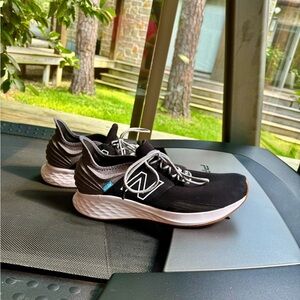 Men’s New Balance Fresh Foam gray and black sneakers